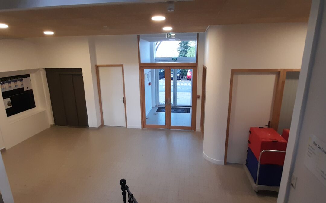 Création d’un espace d’accueil et Rénovation de bureaux dans une école à Saint-Étienne